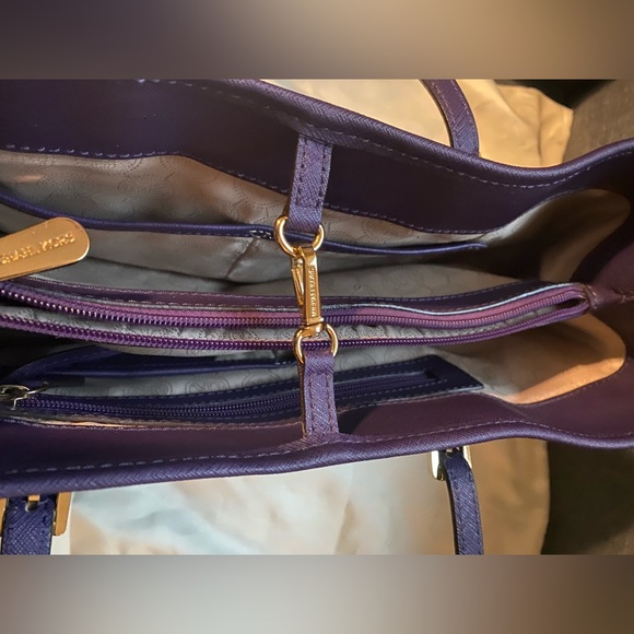 Michael Kors Bag - Picture 10 of 11